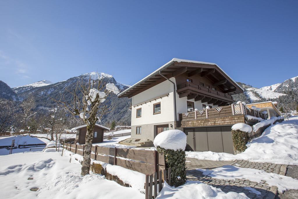 Landhaus Vier Jahreszeiten Krimml Exterior photo